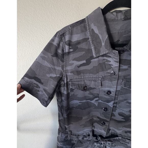 G1 Goods Women’s Size Small Camo Print Romper Camouflage Belted Button Front - Picture 5 of 7